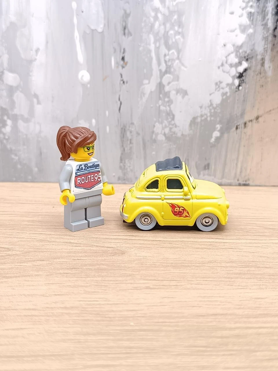 Carro Cars Luigi - Brinquedo novo (CBS10) – photo 3